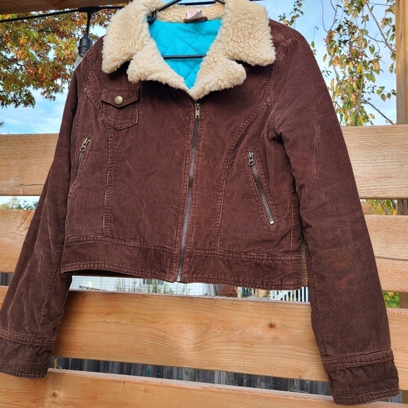 Mossimo Supply Co. Jackets & Blazers - Brown faux sherpa curdoroy cropped jacket by Mossimo